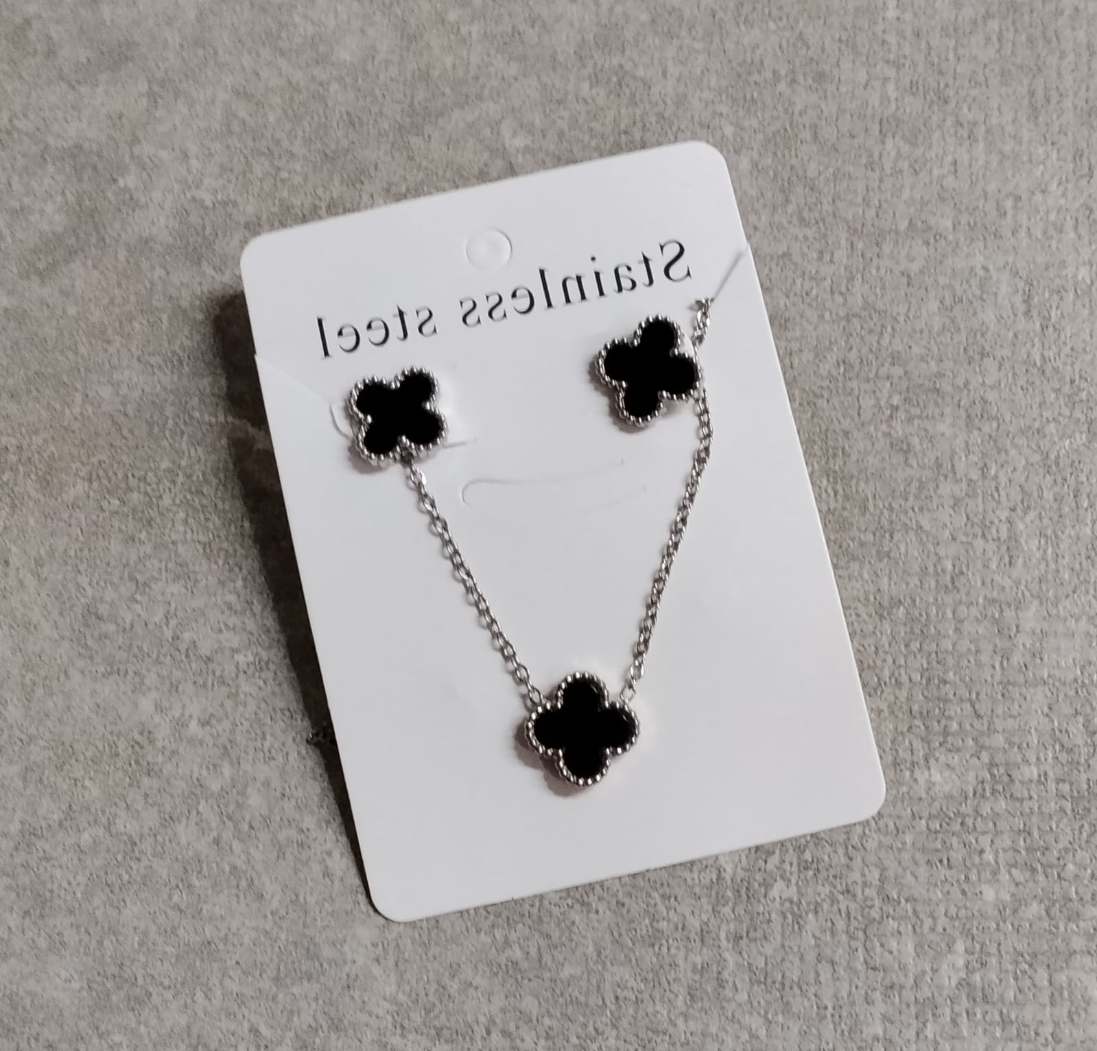 Foto de Conjunto de colar e brinco prateado virginia preto