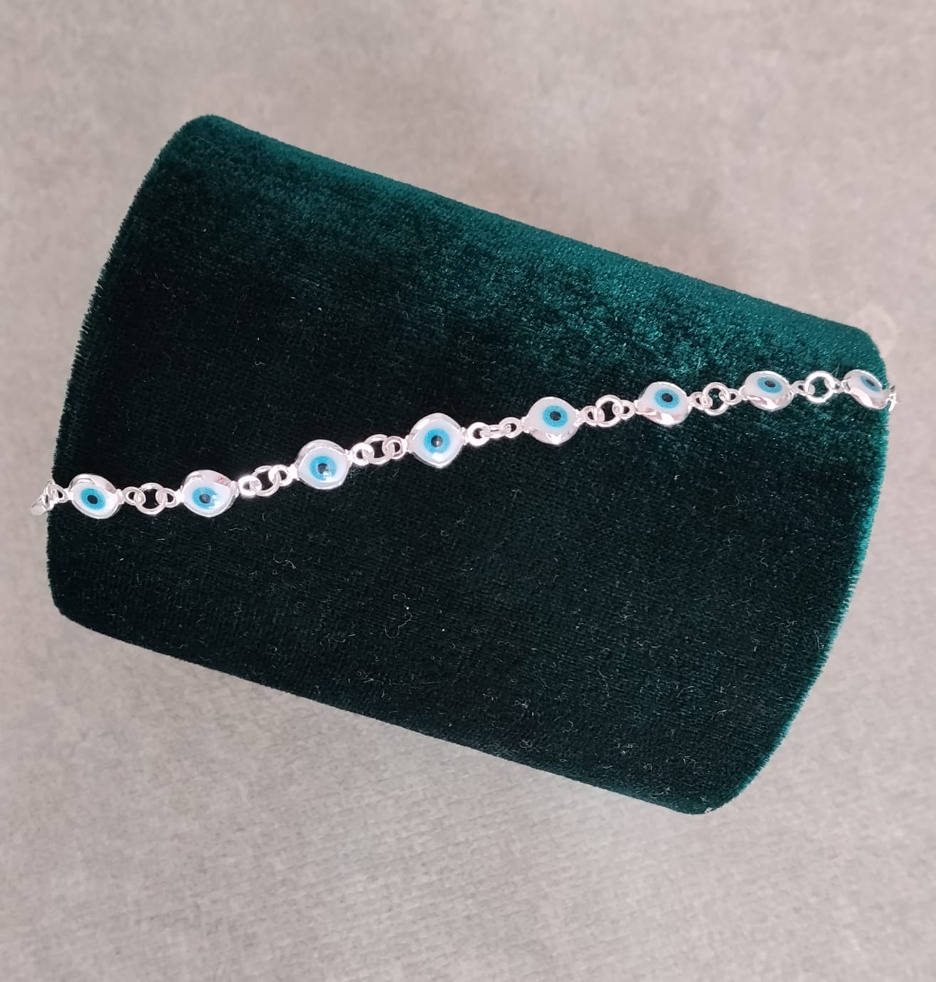 Foto de Pulseira prateada olho grego