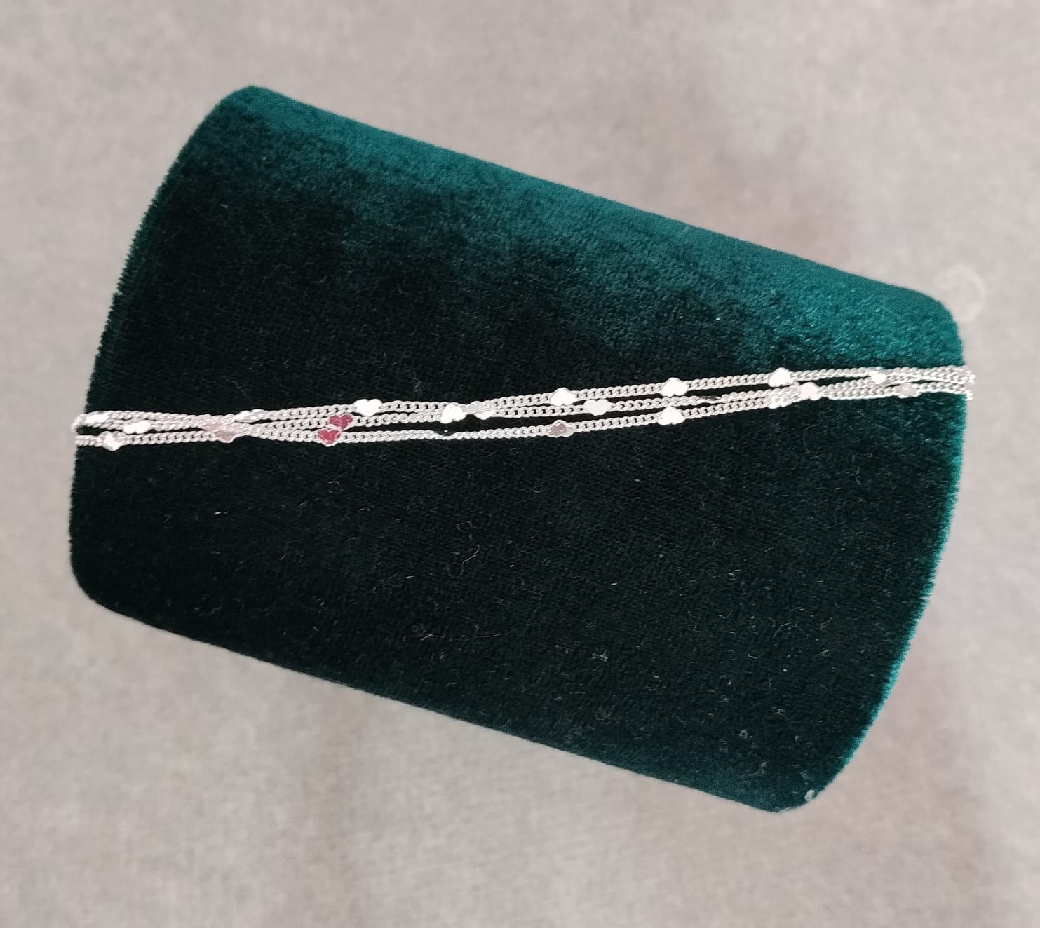 Foto de Pulseira prateada 3 correntes com corações