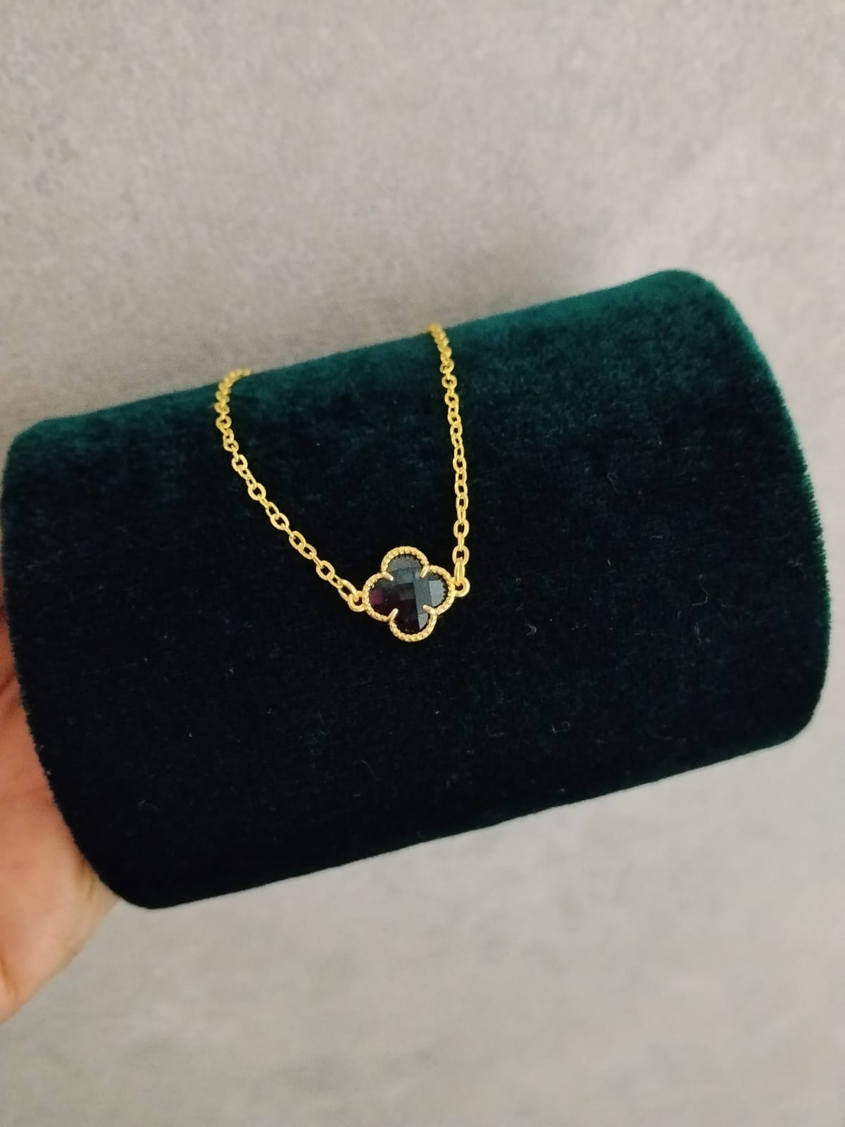 Foto de Pulseira dourada virginia simples