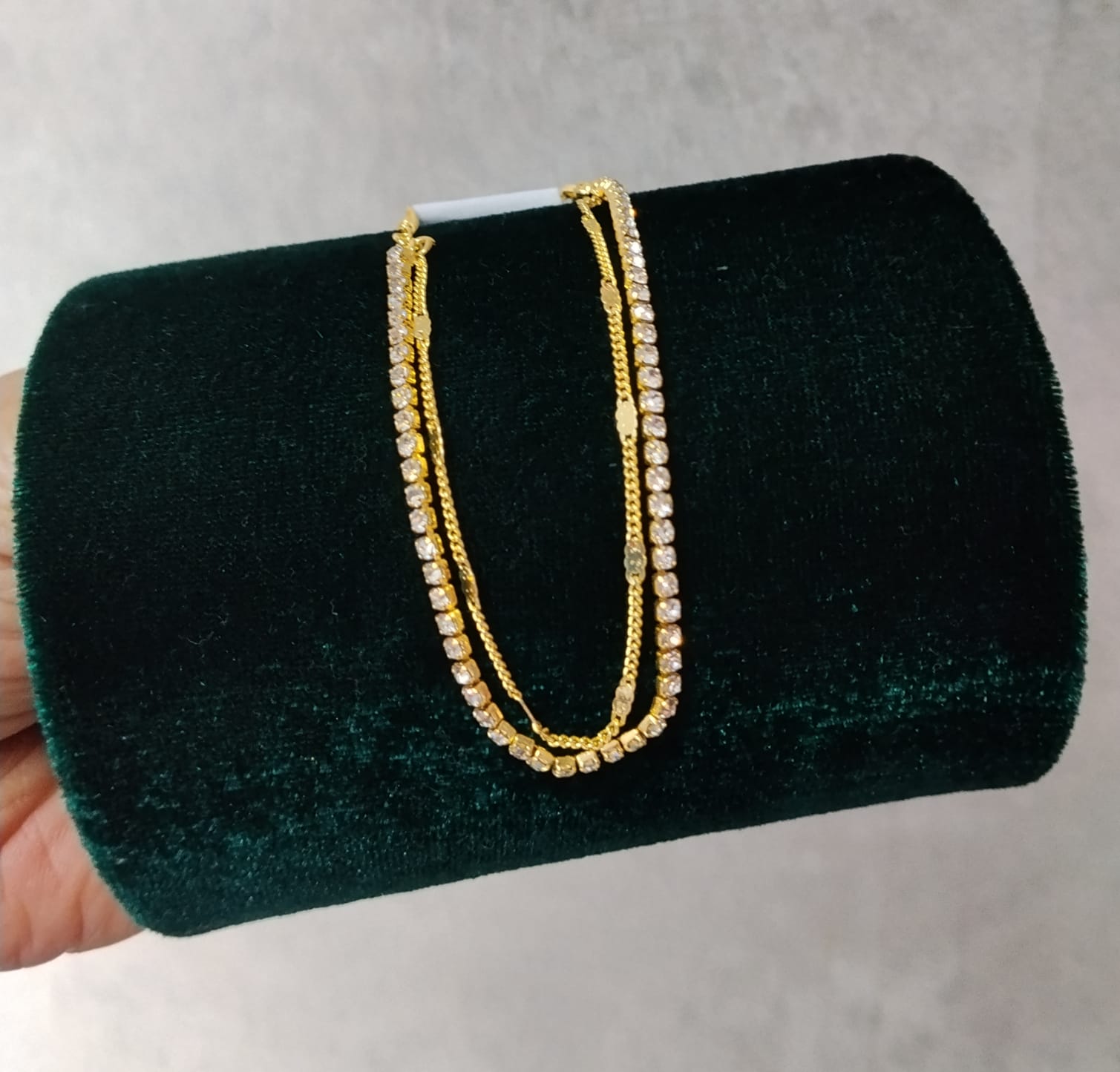 Foto de Pulseira dourada de estrass