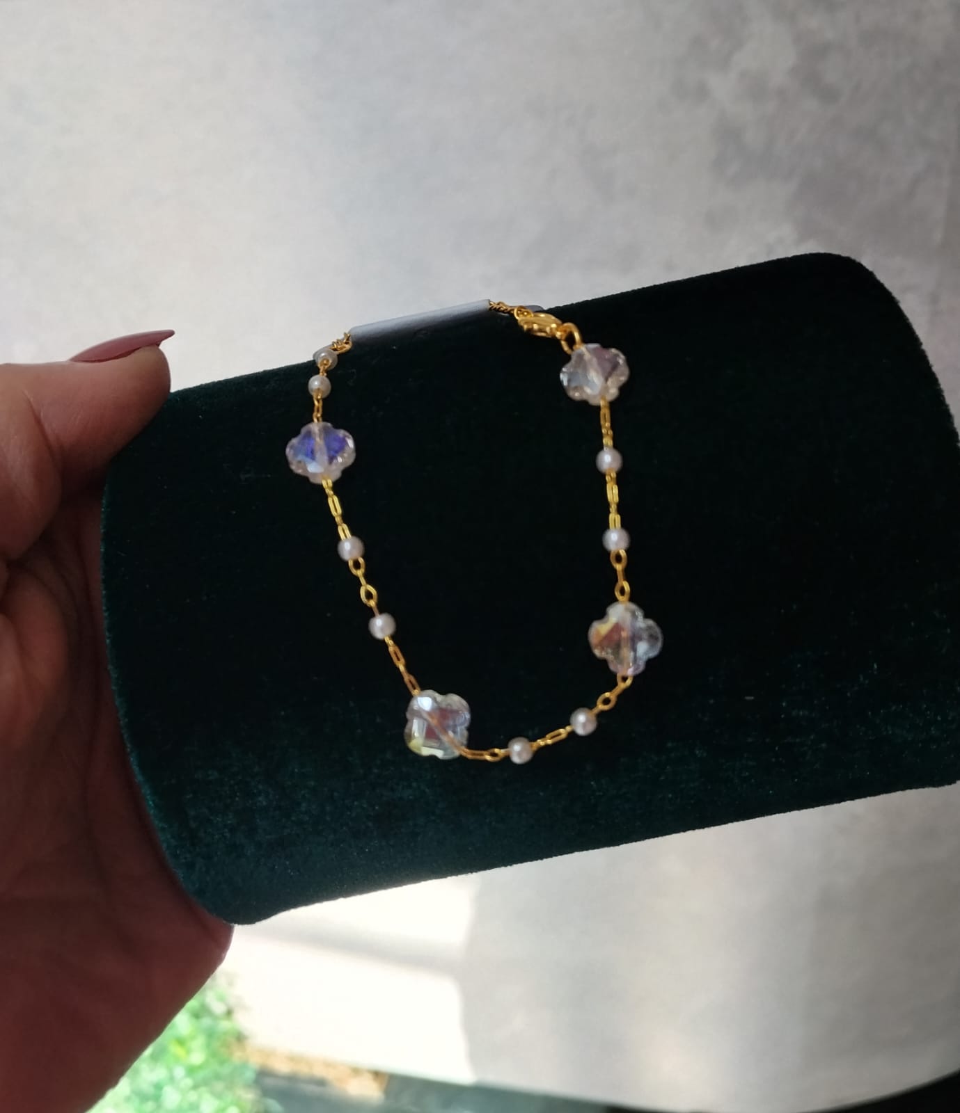 Foto de Pulseira dourado trevo de cristais