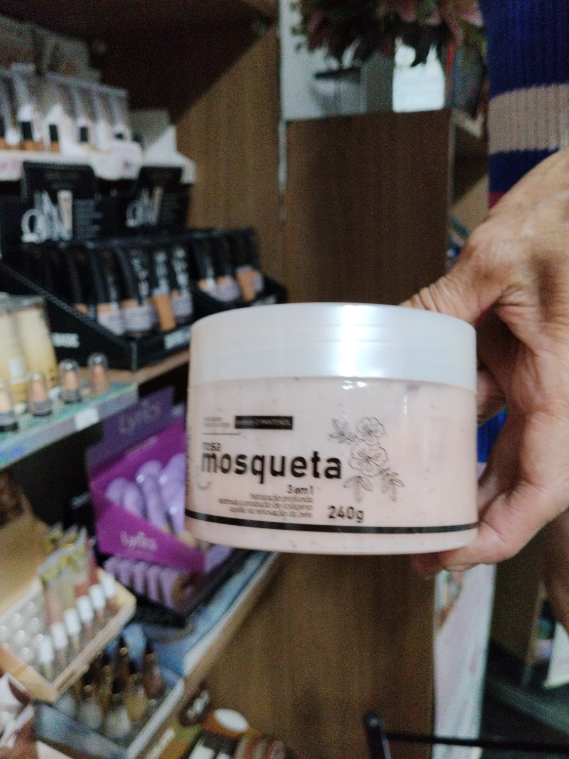Foto de Esfoliante corporal rosa mosqueta 3 em 1 – 240 g