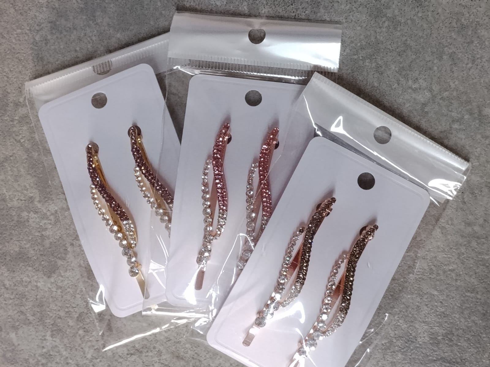 Foto de Grampo de cabelo com strass colorido
