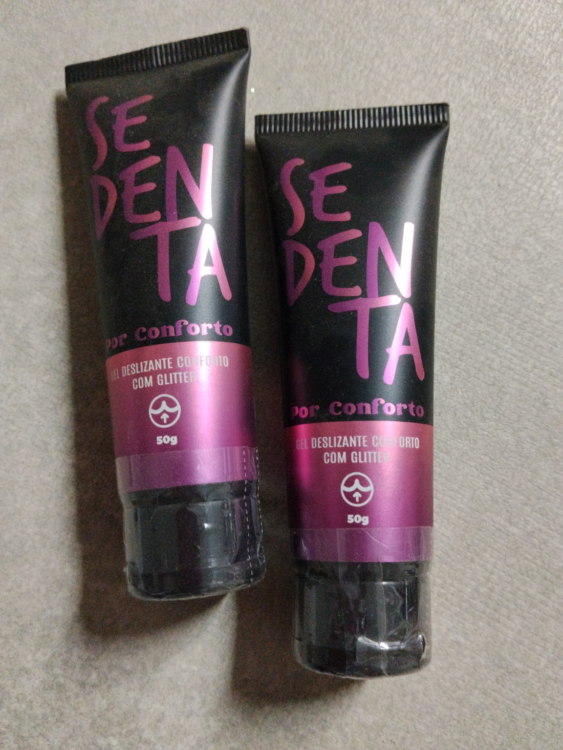 Foto de Gel deslizante sedenta por conforto com glitter 50 g