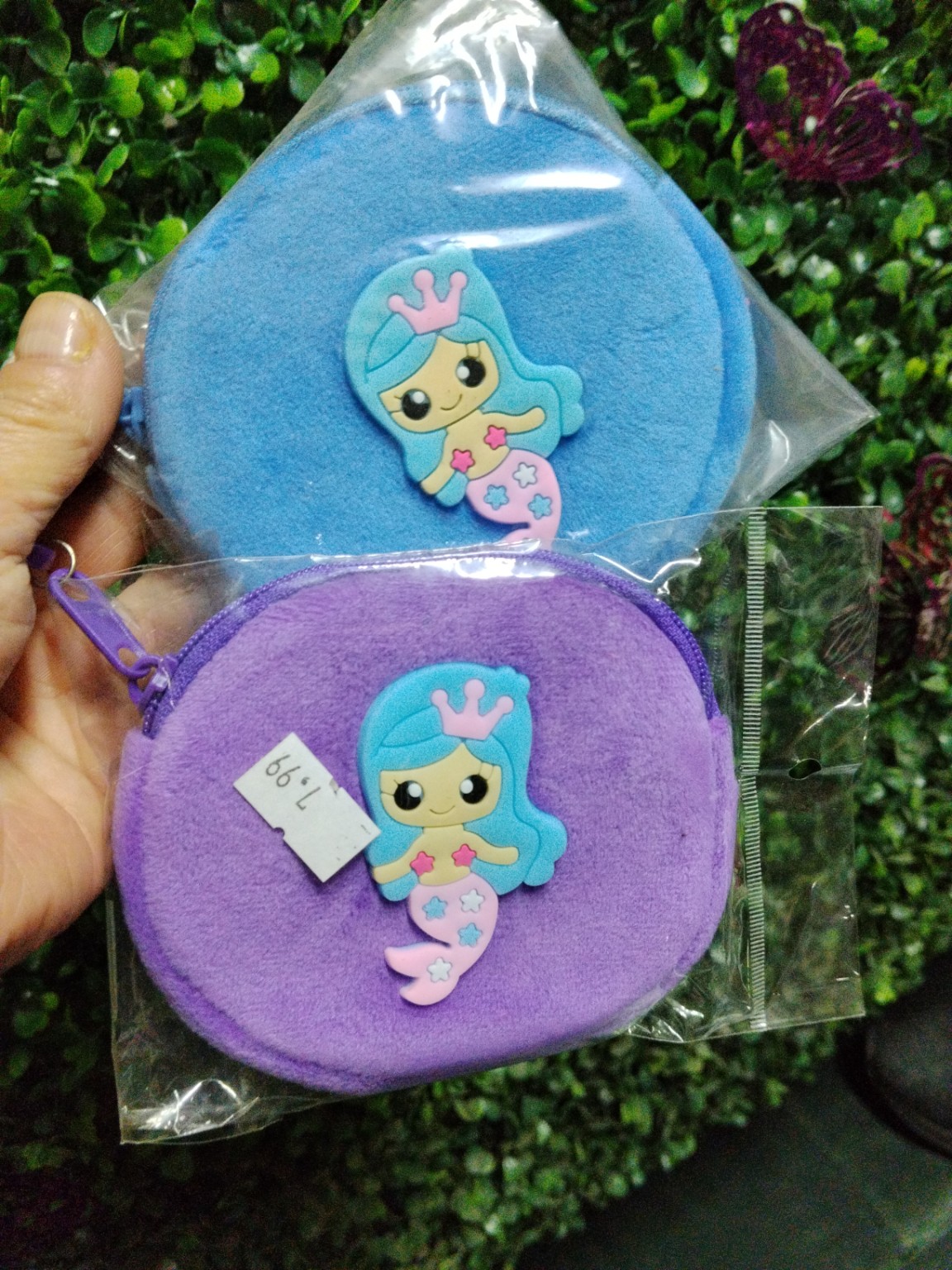 Foto de Porta-moedas infantil de pelúcia com desenho de sereia